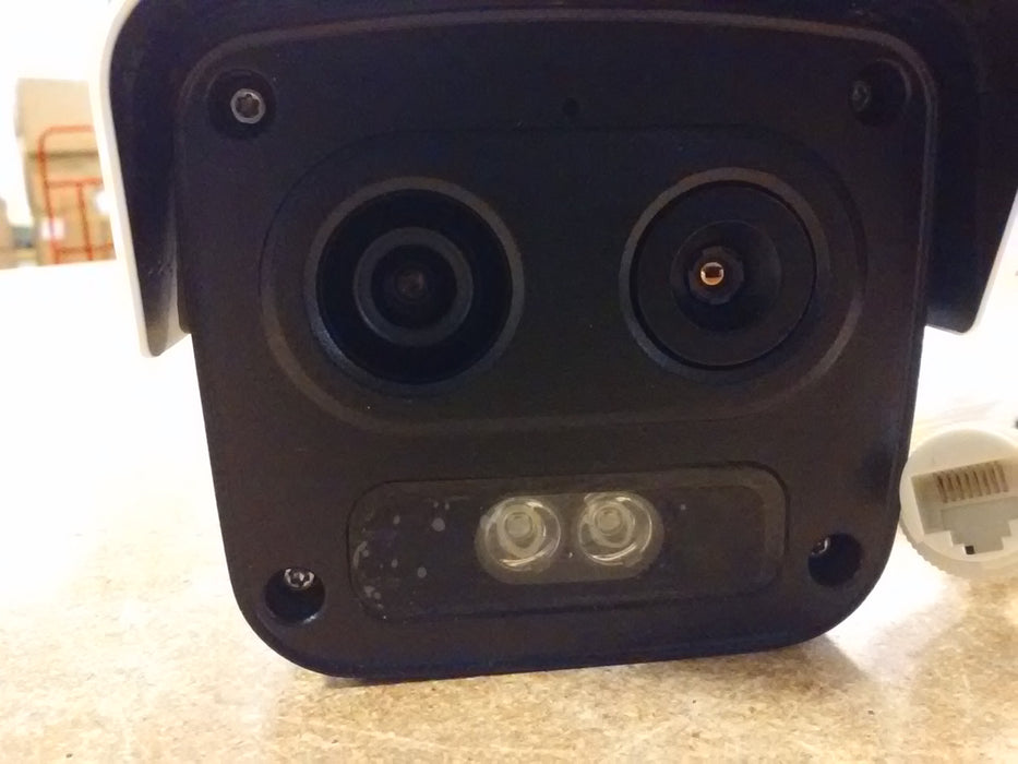 4MP/960P HD Thermal & Optical Dual-Spectrum Bullet IP Security Camera with Active Deterrence, IR, A.I. Powered Intelligent Events and a 4mm Fixed Lens (TIC2A32SAF34F4ACI1)