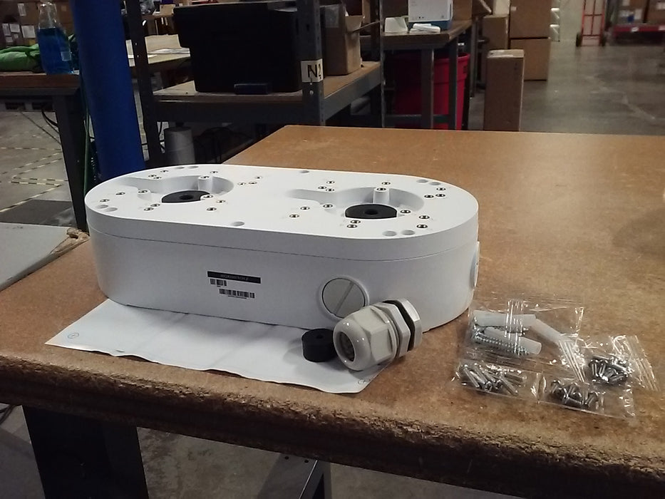 IP66 Weatherproof Dual Junction Box with Integrated 2-Port PoE Switch, for Motorized Lens Cameras (JBOXSWITCHZ)