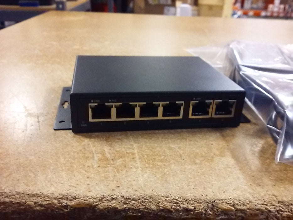 4 Port PoE Switch for IP Cameras with Two 10/100 Uplink Ports (IPS-4P2G-AF)